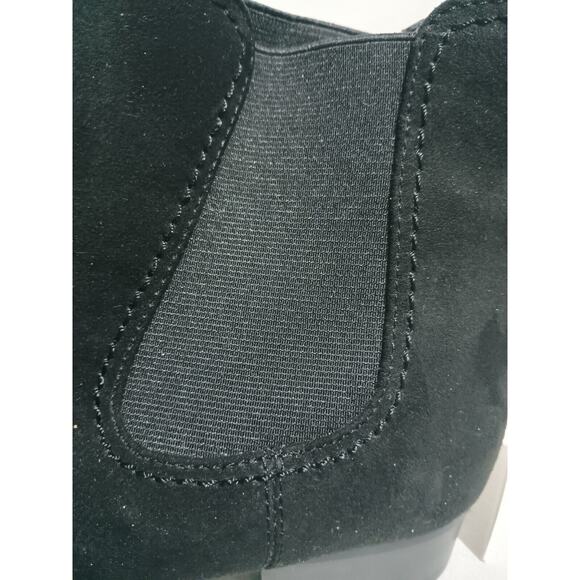 NWT Find Size 10 Black Rubber Sole Ankle Booties Pull On - Picture 10 of 10